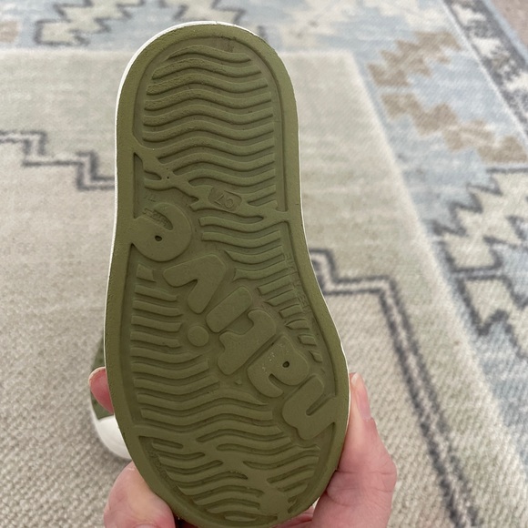 Native Kids Shoes - Green and White - Picture 2 of 4